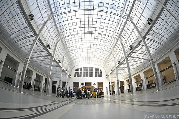 Angewandte: Ehemalige PSK-Kassenhalle wird &#8220;Café Exchange&#8221;