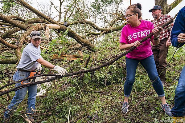 Große Schäden nach Tornados im US-Bundesstaat Kansas
