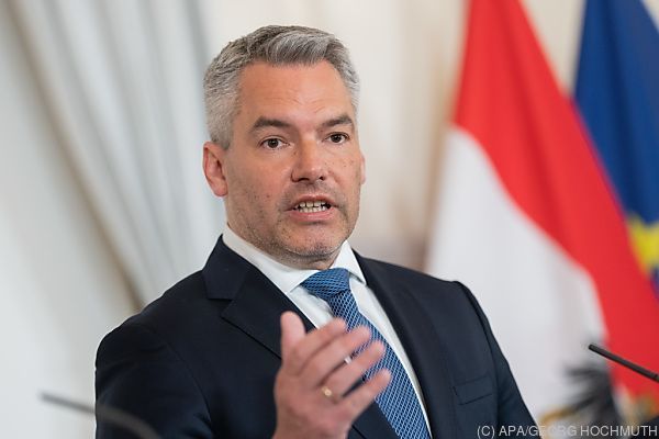 Nehammer äußert Verständnis für Lieferung schwerer Waffen