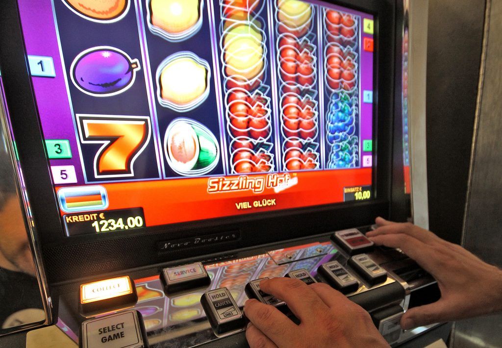 Millionen an Glücksspielabgabe hinterzogen: Zwei hohe Geldstrafen