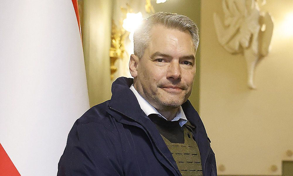 Nehammer berichtet Van der Bellen