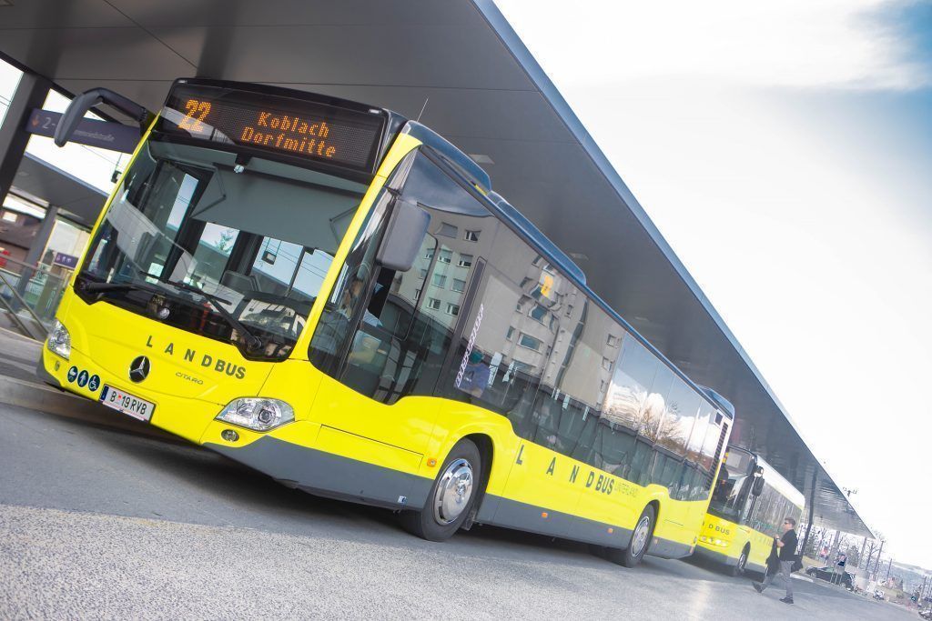 Jugendliche verletzten  Linienbusfahrer schwer