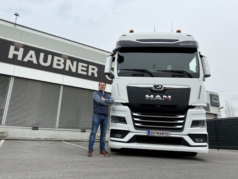 Michael Amann ist neuer Alleineigentümer bei „Nutzfahrzeuge Haubner“. Er hat schon mehrere Jahre eng mit dem Unternehmen zusammengearbeitet. <span class="copyright">Haubner</span>