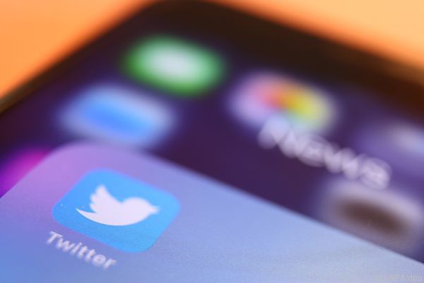 Musk legt Twitter-Übernahme auf Eis