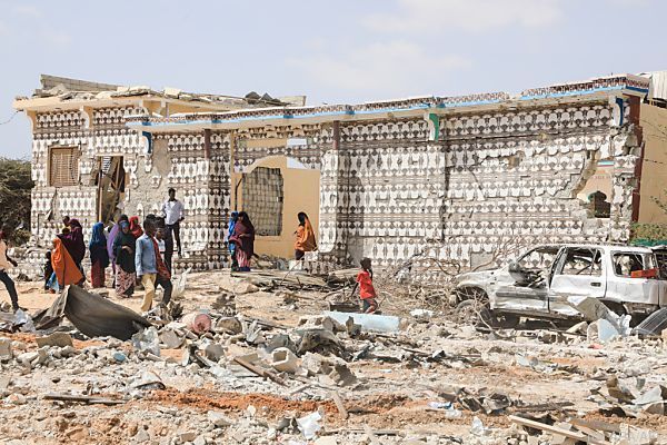 Islamisten griffen Militärbasis in Somalia an &#8211; Viele Tote