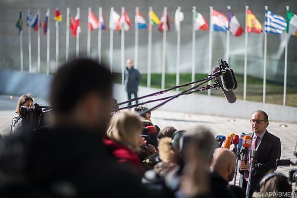 Schallenberg würdigt kritischen Journalismus