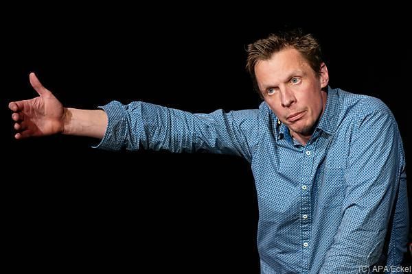 Klaus Eckel lädt mit neuem Programm zum Eskapismus-Ritt