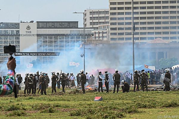 Sri Lankas Regierungschef tritt zurück