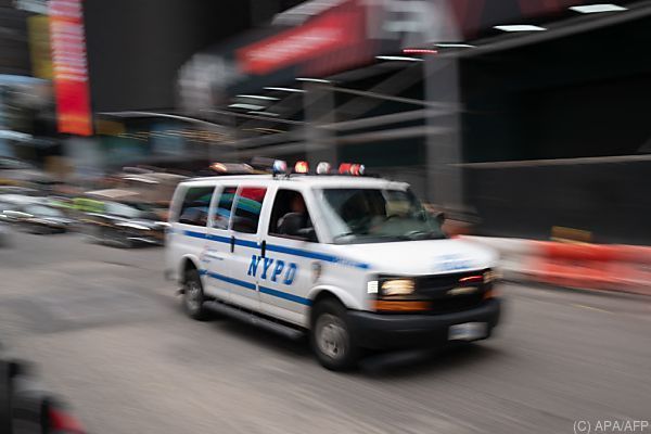 Mädchen in New Yorker Bronx auf der Straße erschossen