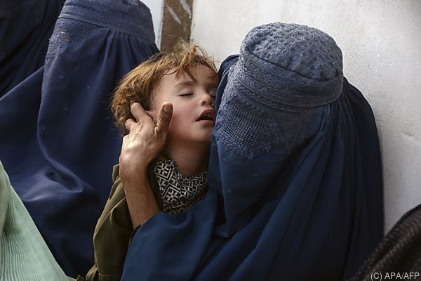 Taliban schreiben TV-Journalistinnen Verschleierung vor