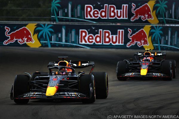 Leclerc im Ferrari aus der Pole in Miami-Premierenrennen