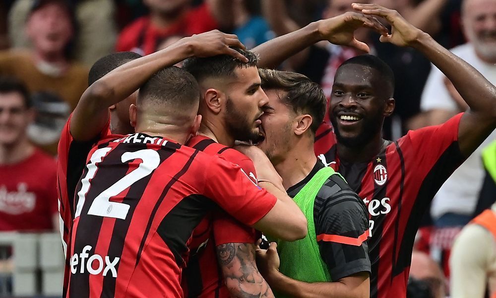AC Milan verteidigt Tabellenführung