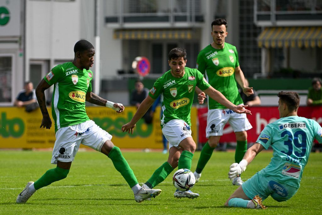 Austria Lustenau nach Sieg in 2. Liga voran