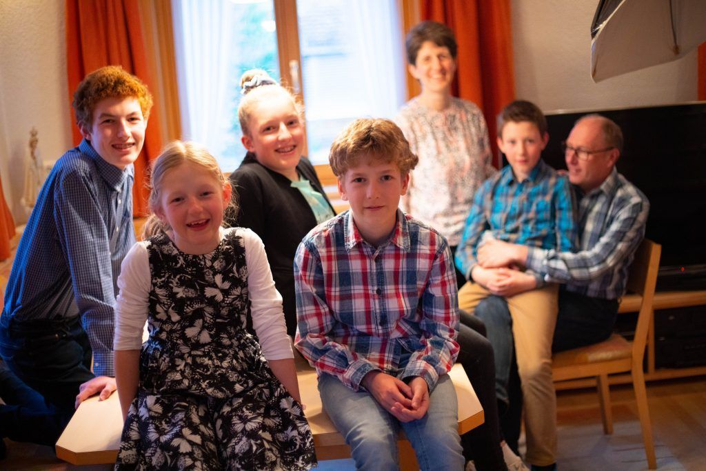Wenn fünf Kinder am Mittagstisch sitzen