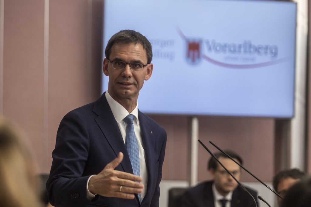 Die Opposition will von Wallner einiges wissen