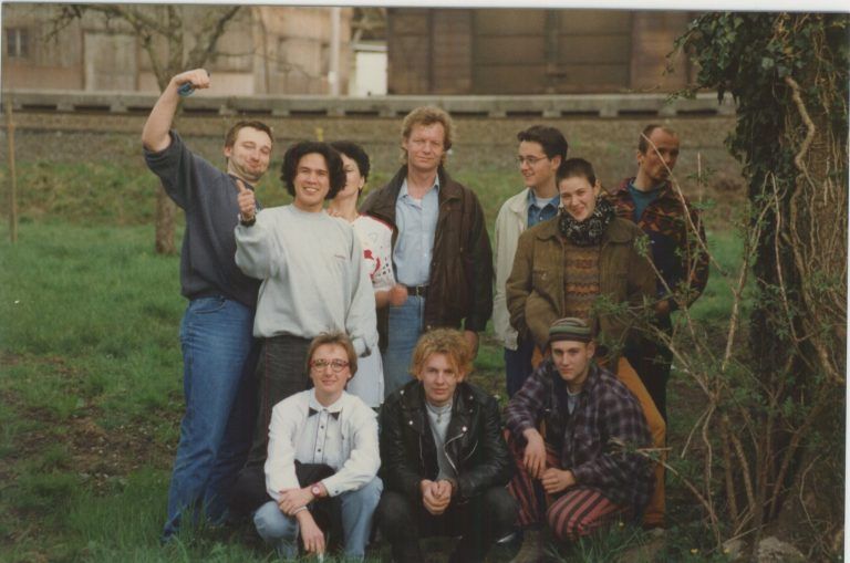 Ein Gruppenbild aus dem Jahr 1994 mit Martin Hagen hinten in der Mitte. <span class="copyright">OJAD</span>