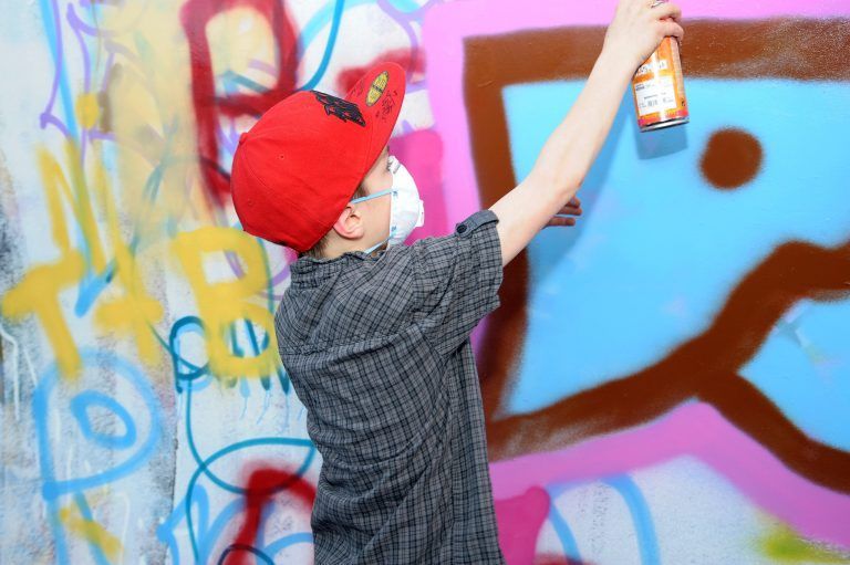 Ein Graffiti-Workshop im Jahr 2014. <span class="copyright">OJAD/Christine Kees</span>