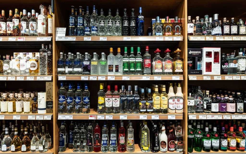 WHO fordert höhere Alkoholpreise