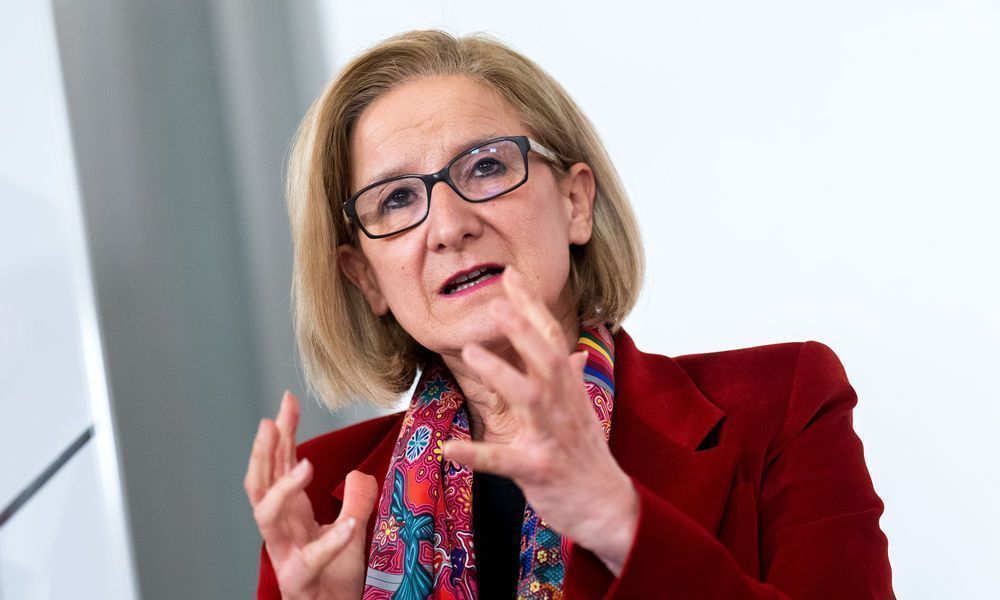Mikl-Leitner will Preisdeckel für Strom und ermahnt Regierung