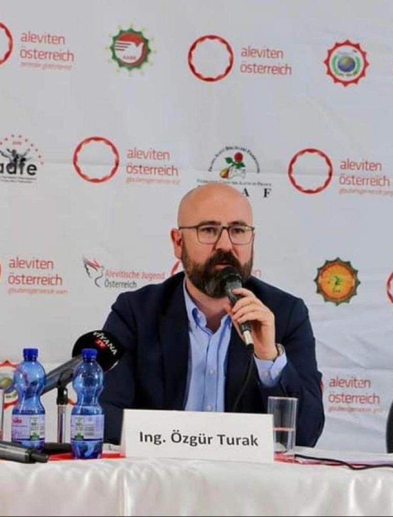 Özgür Turak ist der Bundesvorsitzende der Glaubensgemeinschaft. <span class="copyright">Privat</span>