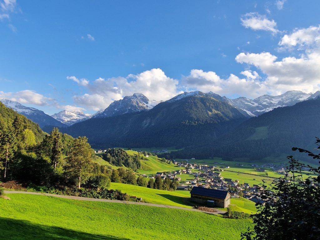 Wandertipp: „Alpgang“ zur Mittagsfluh in Au