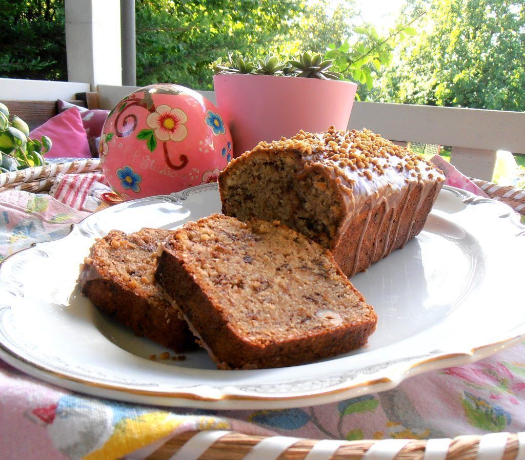 Einfacher, herbstlicher Haselnusskuchen