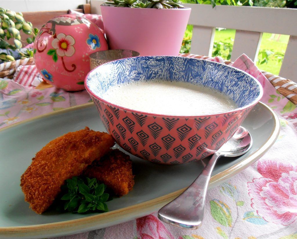 Selleriesüppchen mit Sellerieschnitzelchen