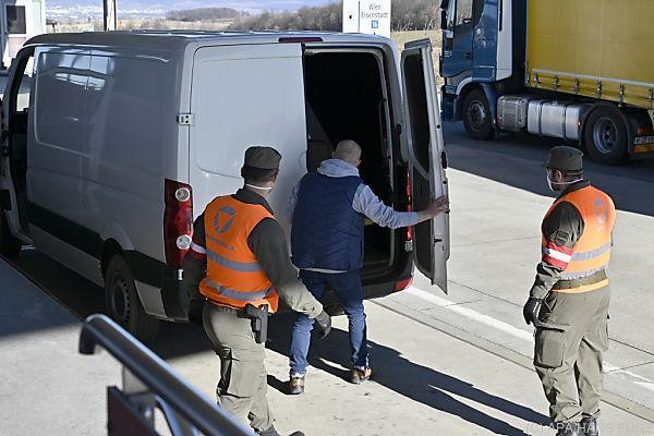 Migranten: Bundesheer im Burgenland gefordert