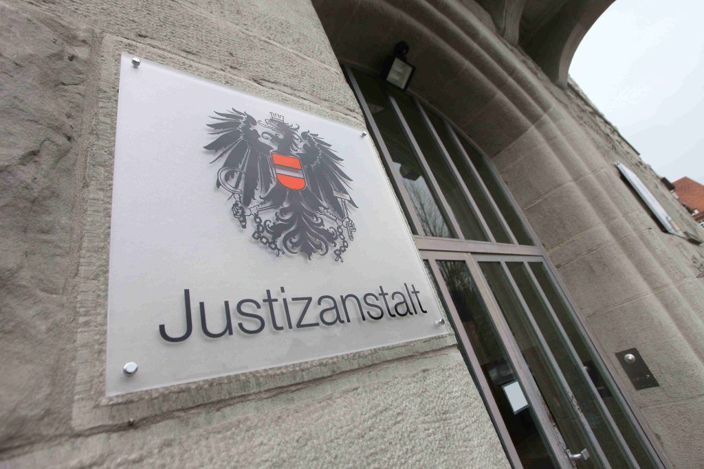 Unterland: Ehefrau gestalkt, wieder U-Haft