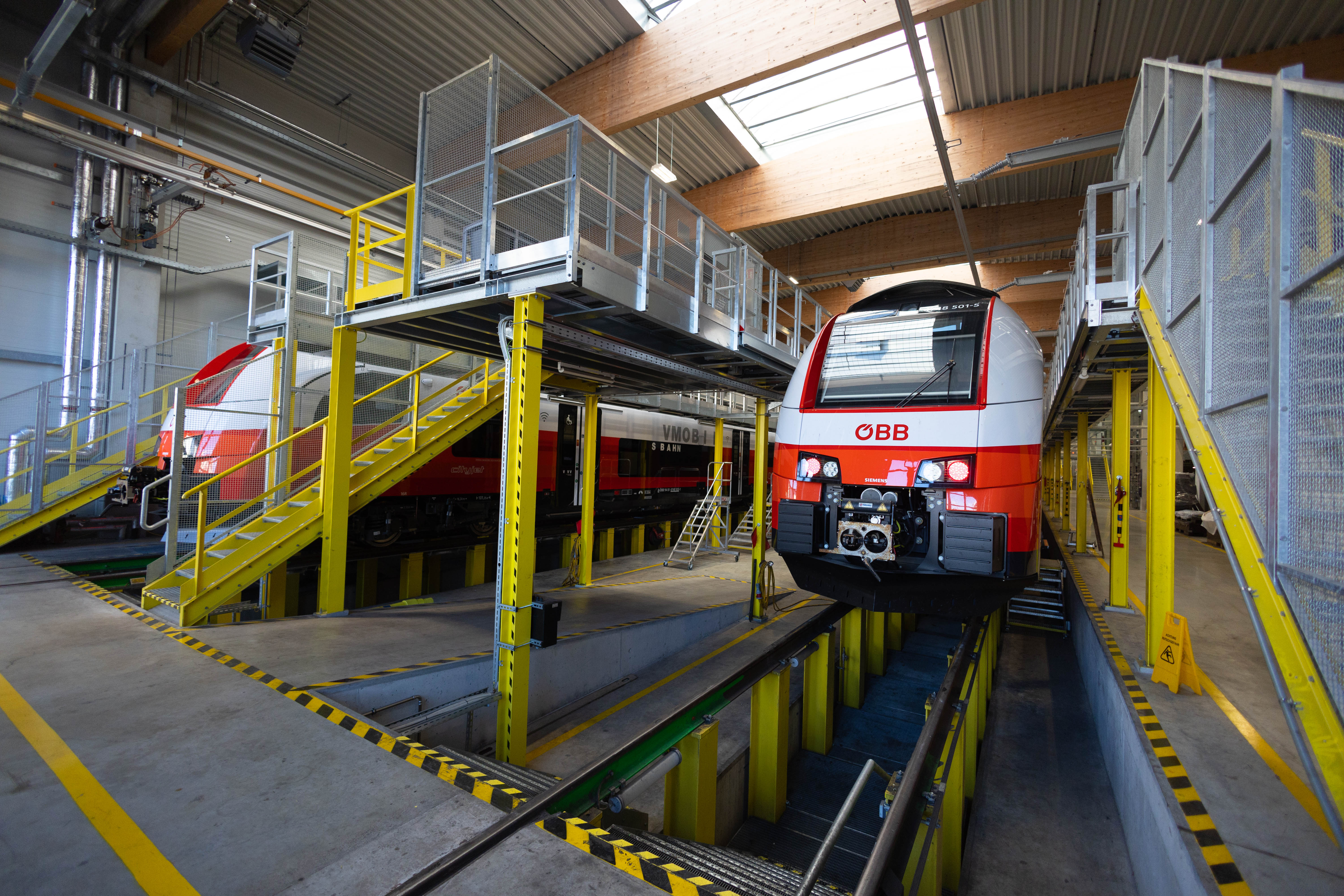 Die ÖBB verfügen in Bludenz über eine neue Werkhalle. Diese wurde ebenfalls gestern eingeweiht.<span class="copyright"> (C) HARTINGER </span>
