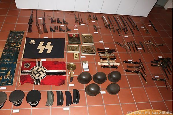 Salzburger hortet Dutzende Waffen und NS-Devotionalien