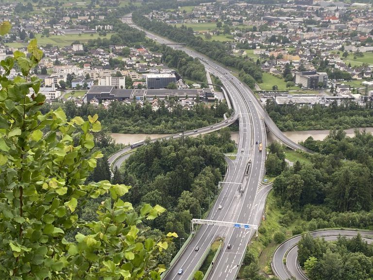 Auf der Autobahn kam es fast zu einem Unfall. <span class="copyright">Symbolbild/vol.at</span>