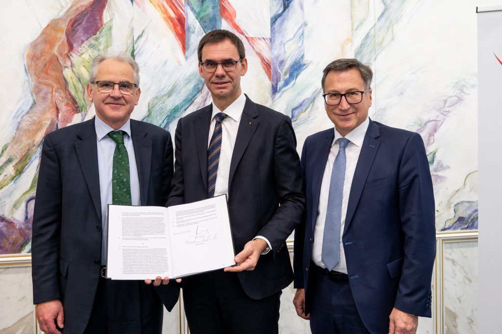 Abschluss von Millionenvertrag