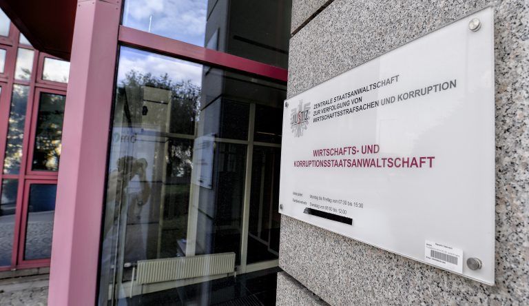 ABD0043_20190814 – WIEN –
STERREICH: ++ THEMENBILD ++ Der Eingangsbereich zur Wirtschafts- und Korruptionsstaatsanwaltschaft (WKSTA) aufgenommen am Mittwoch, 14. August 2019, in Wien. – FOTO: APA/HERBERT NEUBAUER
