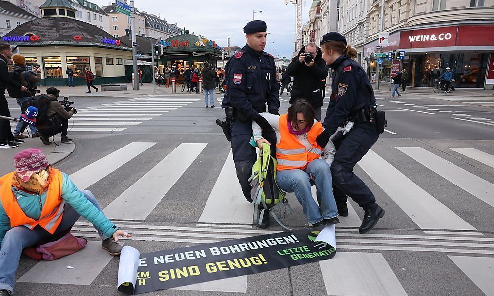 Bilanz nach den Klima-Blockaden: 52 Festnahmen, 200 Anzeigen