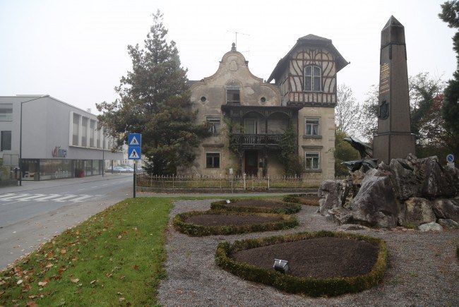 Die 2020 abgebrannte Häusle Villa wird derzeit renoviert. <span class="copyright">Rankweil</span>