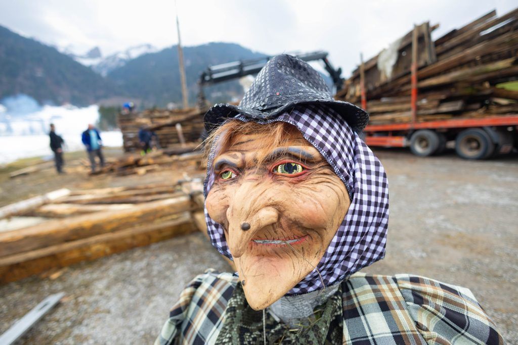 Funkenhexe: Zwischen Tradition und Kontroverse