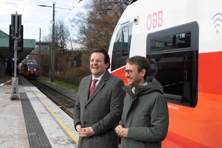 Der Tiroler Mobilitätslandesrat hat den Vorarlberger Mobilitätslandesrat besucht. <span class="copyright">hartinger</span>