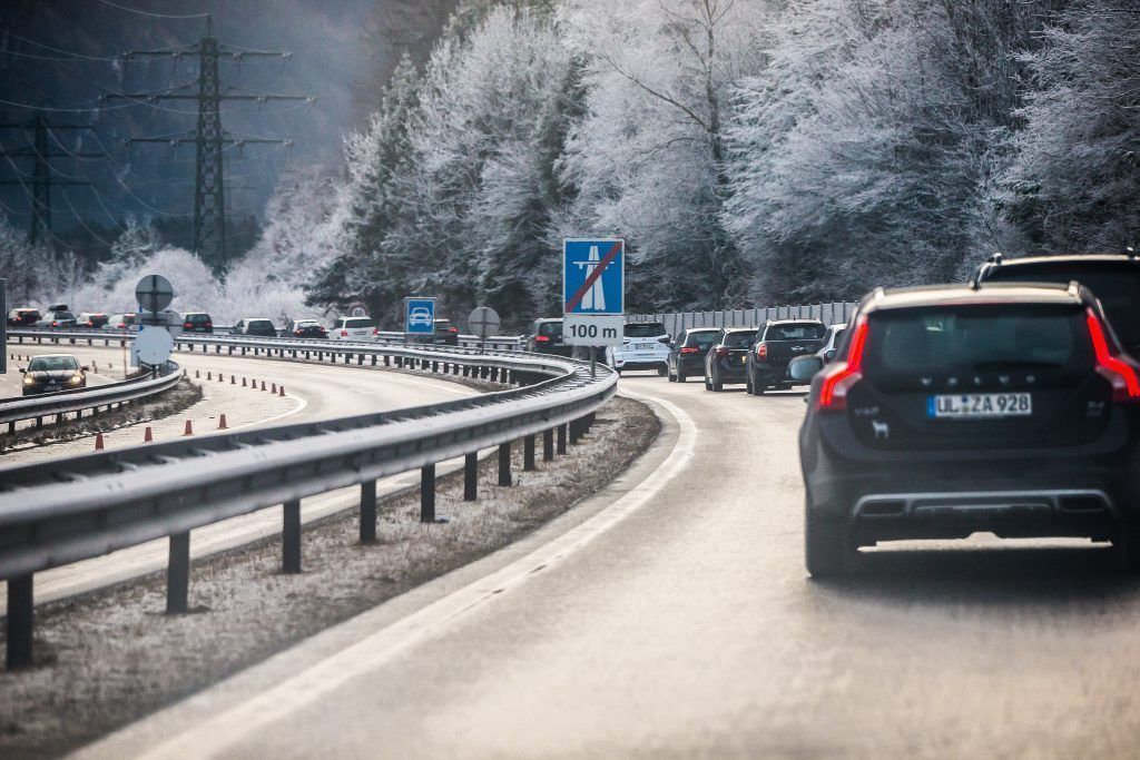 Straßensperren für Skitouristen