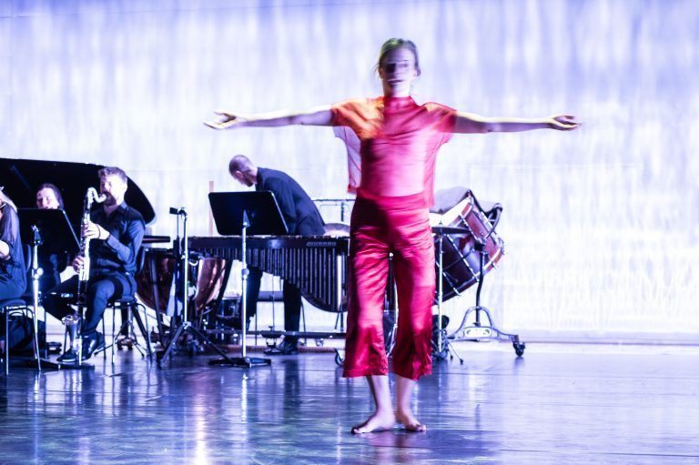 Die tänzerische Umsetzung beginnt in der Stille. <span class="copyright">Daniel Furxer</span>
