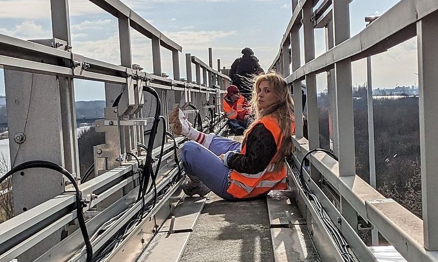 Klimaaktivisten blieben auf Schilderbrücke zurück