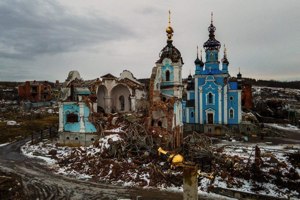 Russen übersäen Ukraine mit Raketen, Chinas Top-Diplomat bei Putin