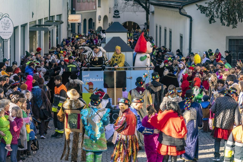 Mäschgerle übernehmen die Macht