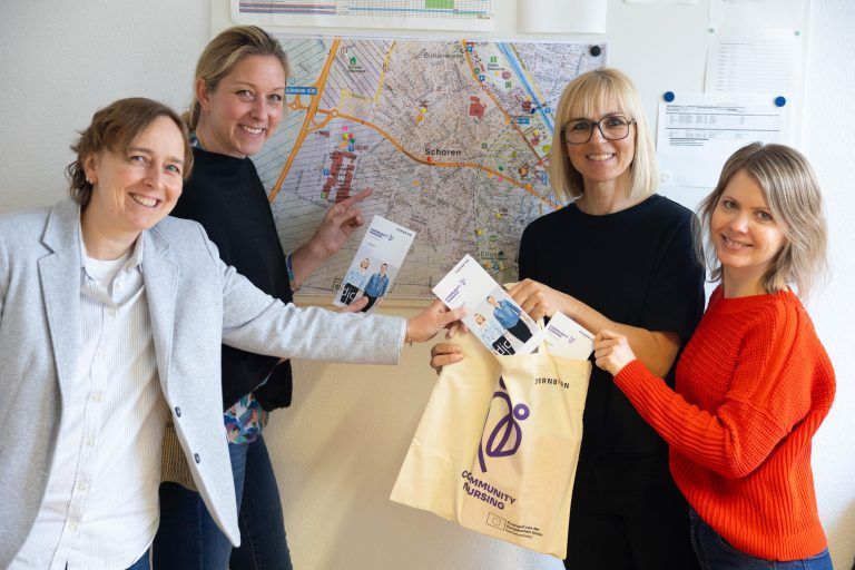 Projektleiterin Andrea Roskosch-Schenker, Julia Grabher-Schwaninger und Manuela Wehinger sowie Praktikantin Anna Imgrunt. <span class="copyright">klaus Hartinger</span>