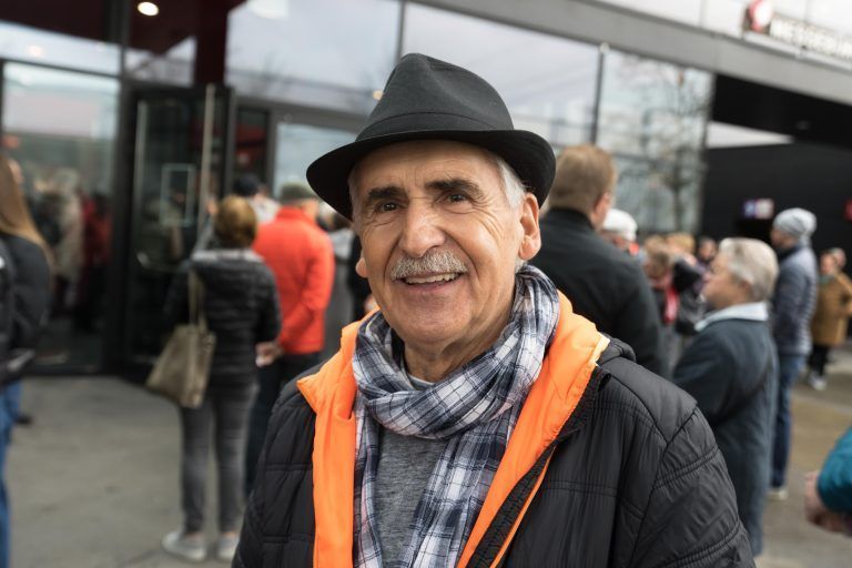 Franz Weinhandel möchte wissen, welche neue Produkte es zum Thema Energie gibt. <span class="copyright">Dietmar Stiplovsek</span>