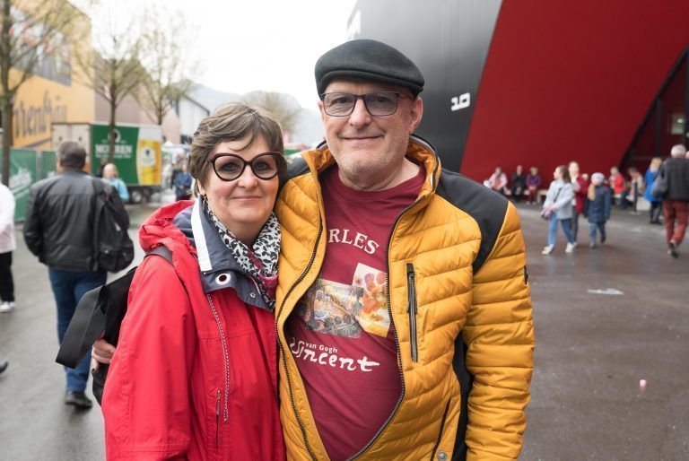 Patricia und Walter Ritsch informieren sich über Hochbeete. Ihr Altes ist kaputt. <span class="copyright">Dietmar Stiplovsek</span>