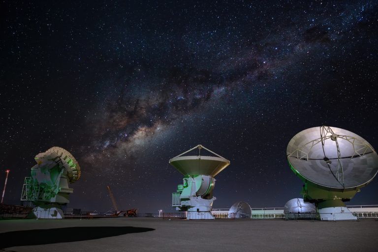 Alma, ein Teleskop der Europäischen Südsternwarte, lieferte Daten. <span class="copyright">Shutterstock</span>