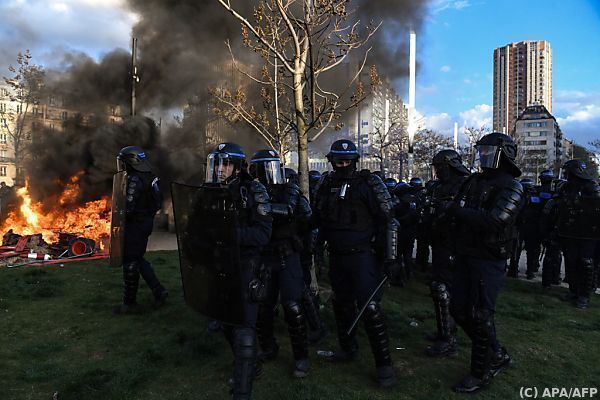 Neue Proteste gegen Macrons Pensionsreform in Frankreich
