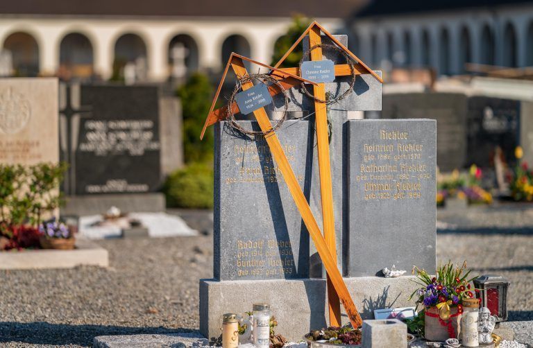 Nur der Tod ist sicher – und die Bürokratie. <span class="copyright">Stiplovsek</span>