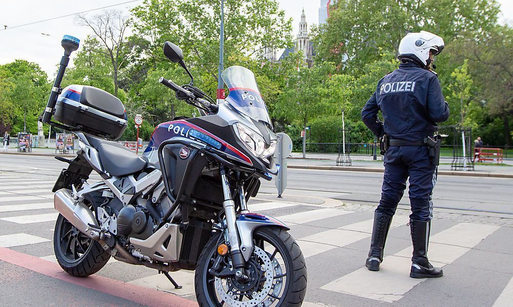 Einbrecher rammten Eingang mit Pkw